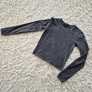 PrettyLittleThing Petite Charcoal Long Sleeve Basic Top – US 00